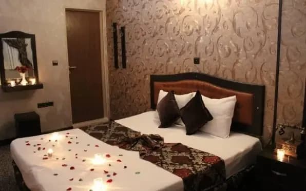 Arsh Hotel - Image 2