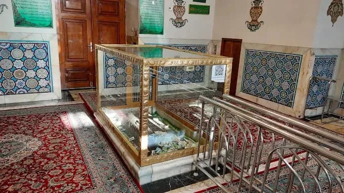 آرامگاه پیر پالان‌دوز - Image 4