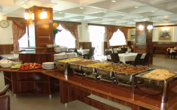 Sadeghieh Hotel - Image 1