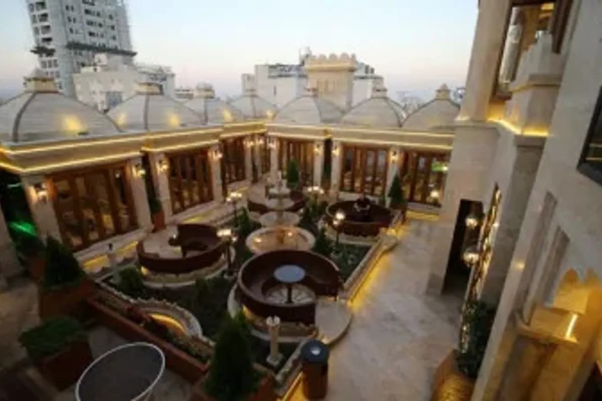 Towhid Novin Hotel