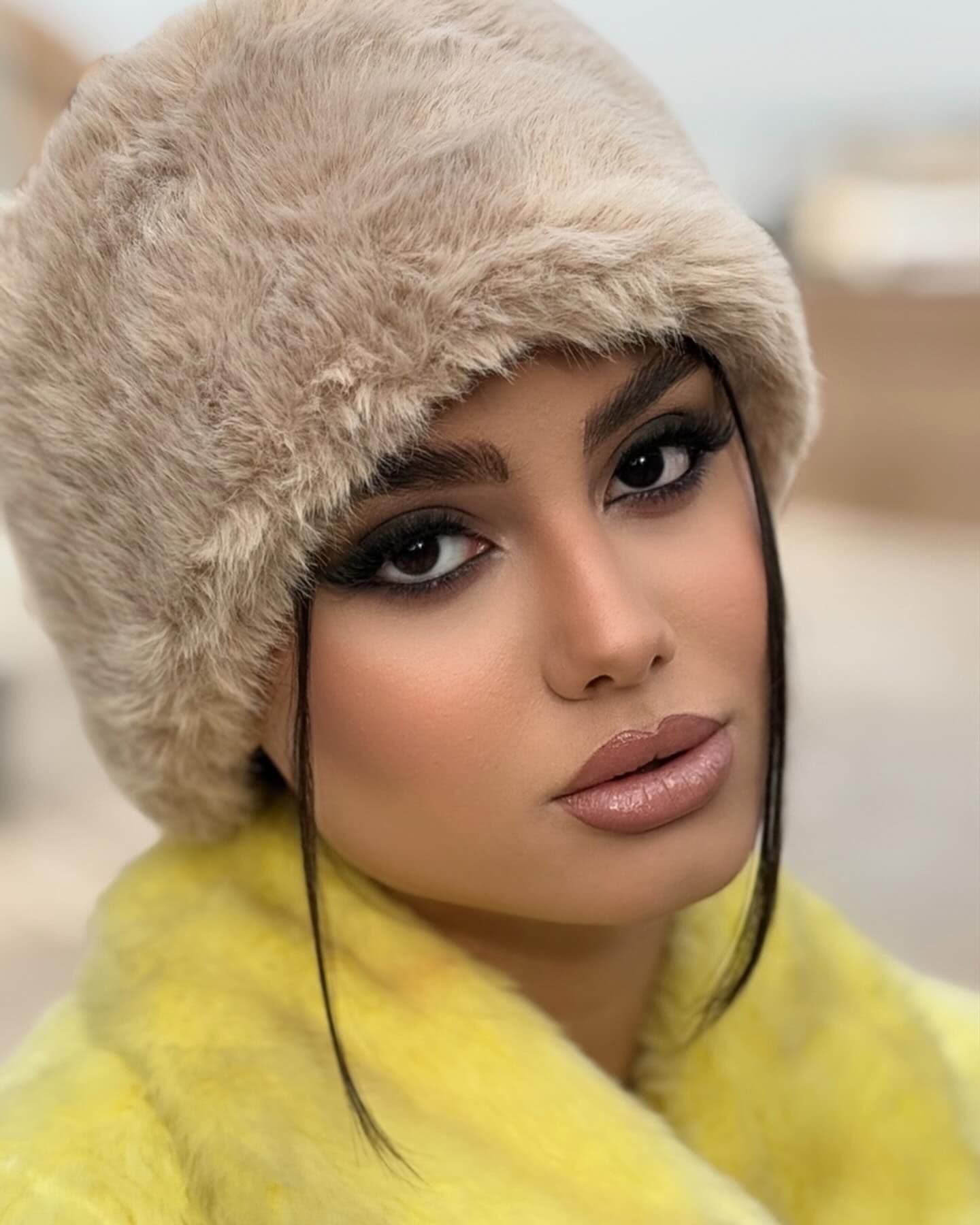 سالن زیبایی قرمز  - Image 8