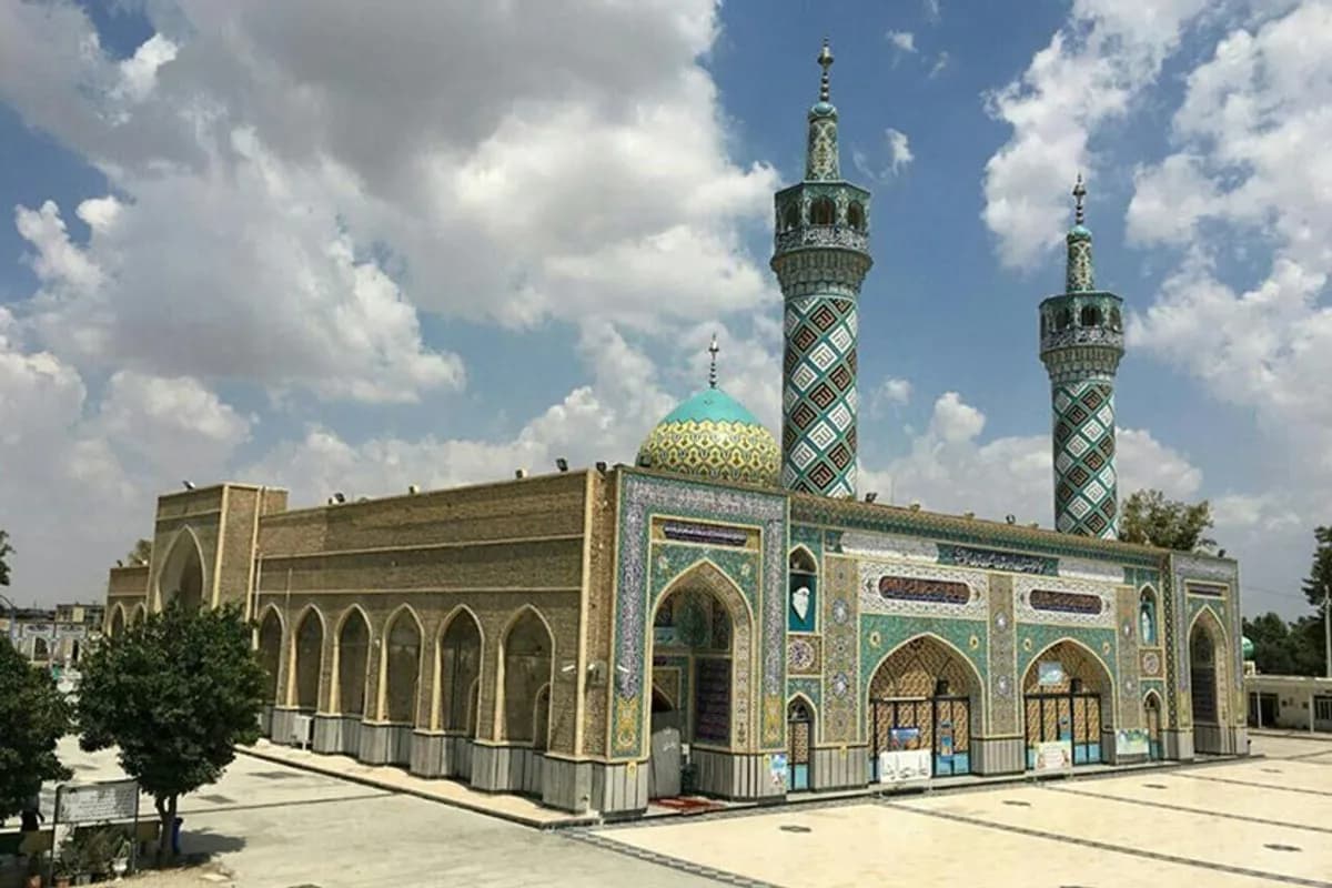 https://s2.webstatic.net/business/Imamzadeh-yahya-afb/1741671765358391-1200x800.webp