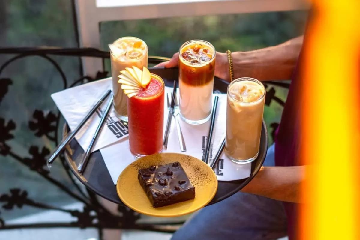 https://s2.webstatic.net/business/cafe-see-5b6/1742019113677feb-1200x800.webp