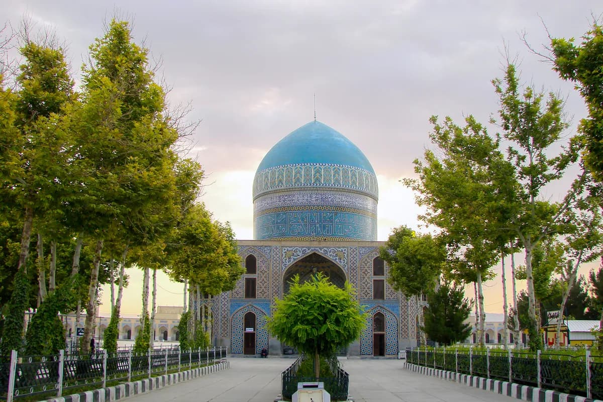 https://s2.webstatic.net/business/khwajarabi'-mausoleum-f6d/1741668271126554-1200x800.webp