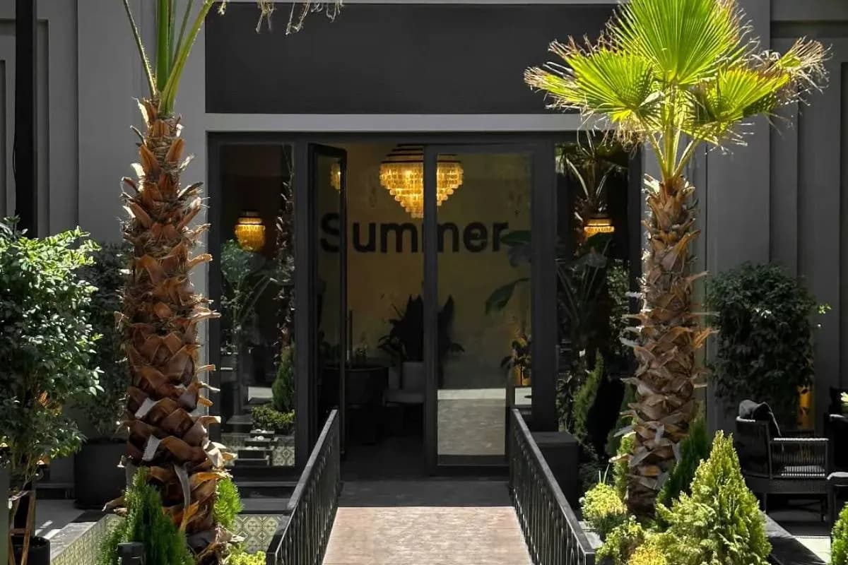 https://s2.webstatic.net/business/summercafe-ecd/1741850419999b17-1200x800.webp