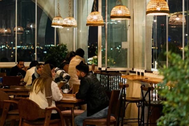 کافه‌رستوران چشم‌انداز