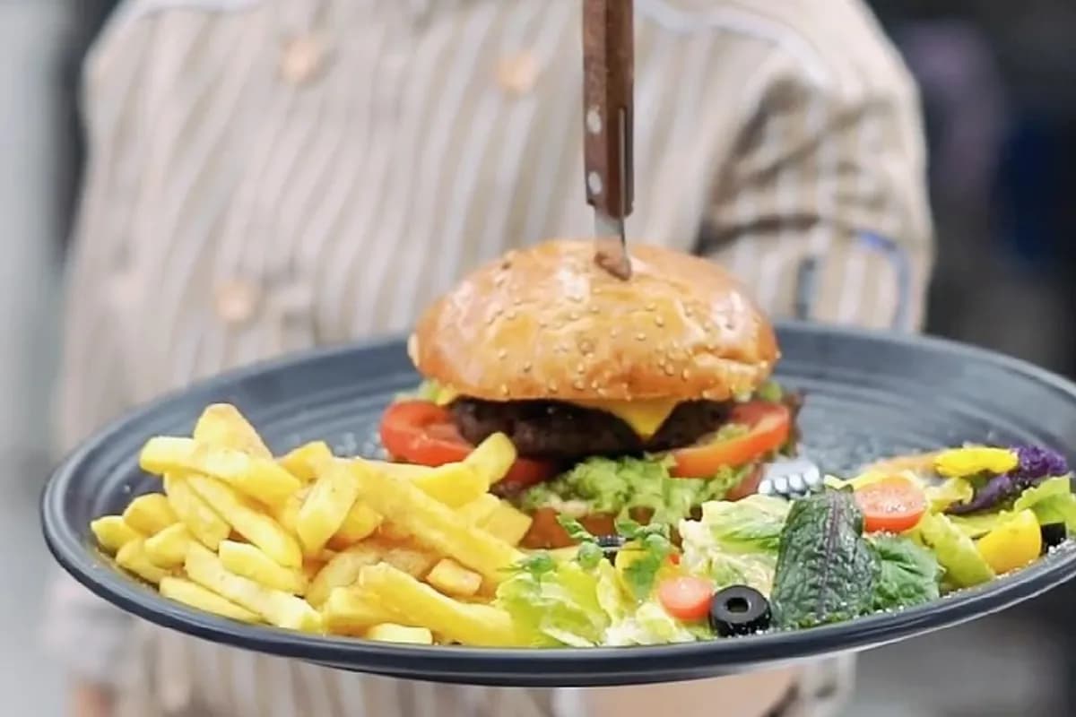 Mahoor Plus Café & Restaurant